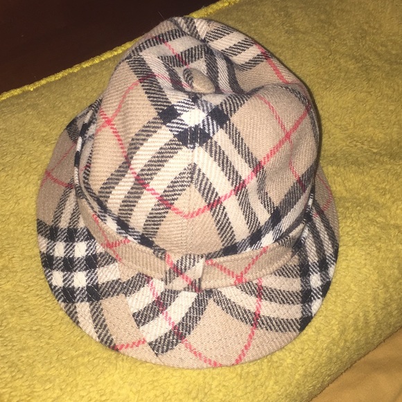 Burberry hat - Picture 1 of 3
